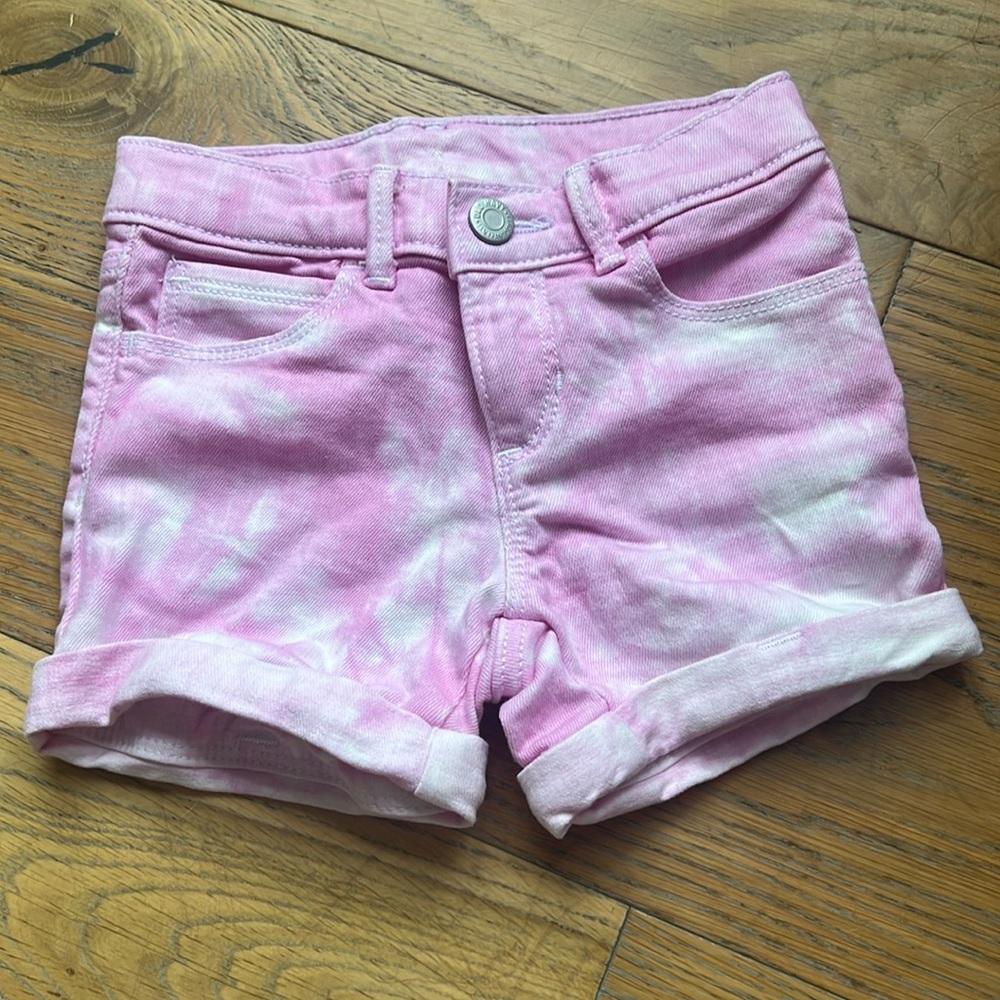 Never worn, no tags 4T pink jean shorts